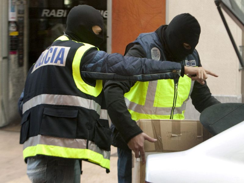 Hasta 14 detenidos por intentar reconstruir la cantera de ETA | Ver