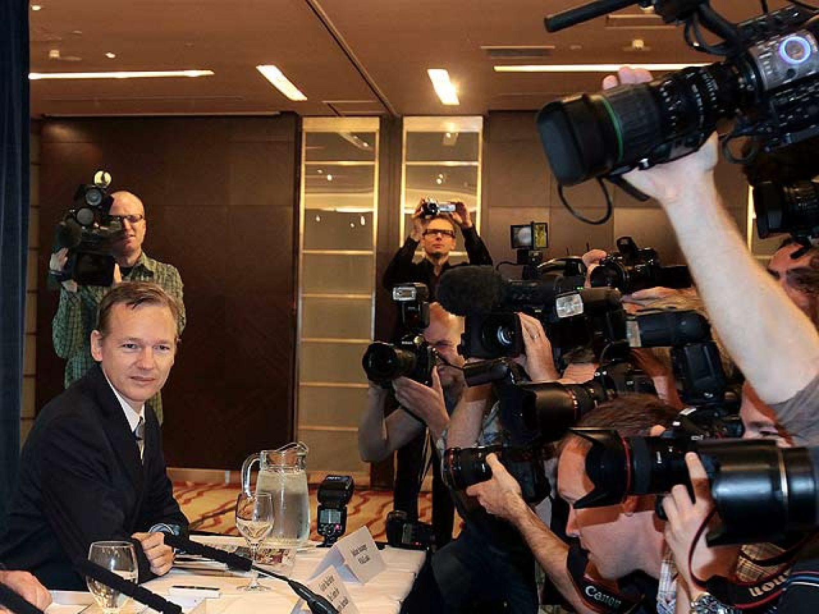 Toda la información del Telediario de Fin de Semana, en cuatro minutos.