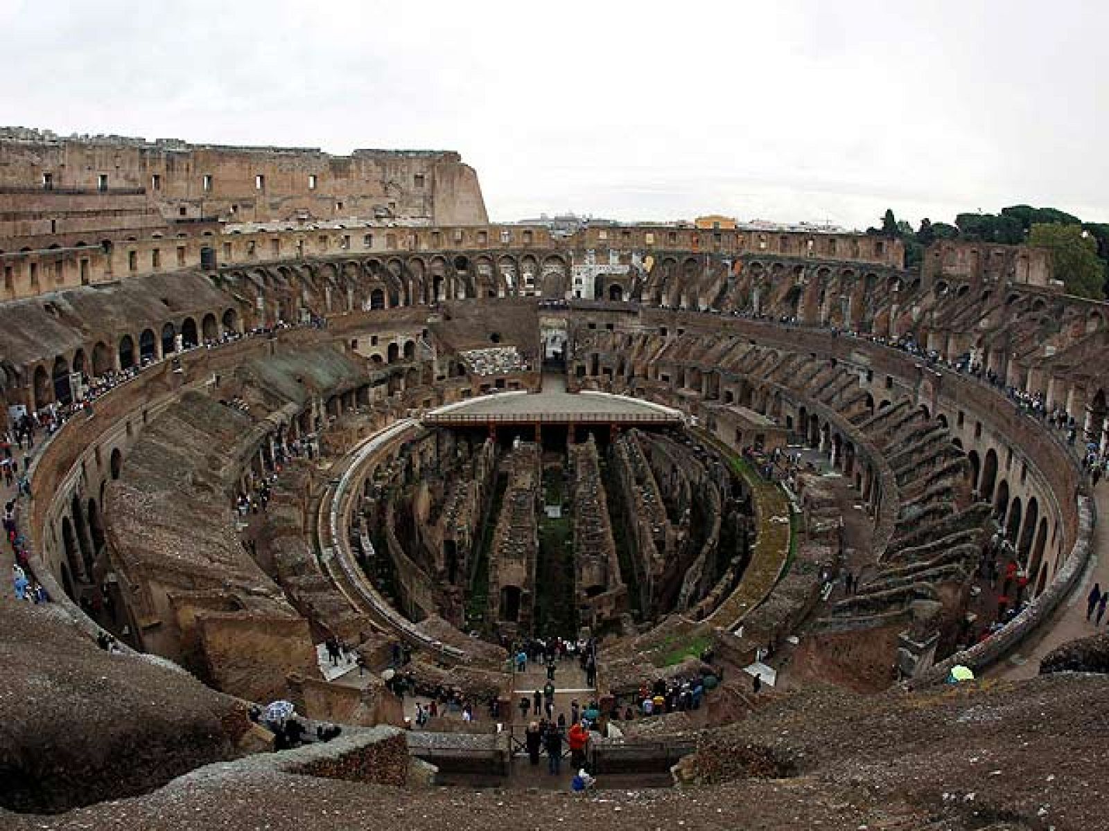 El arquitecto que ha remodelado el Coliseo de Roma muestra las entrañas del monumento.