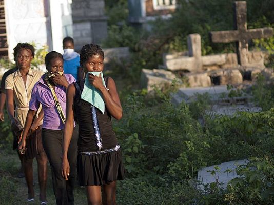 Telediario 1 - Telediario en 4' - 25/10/10