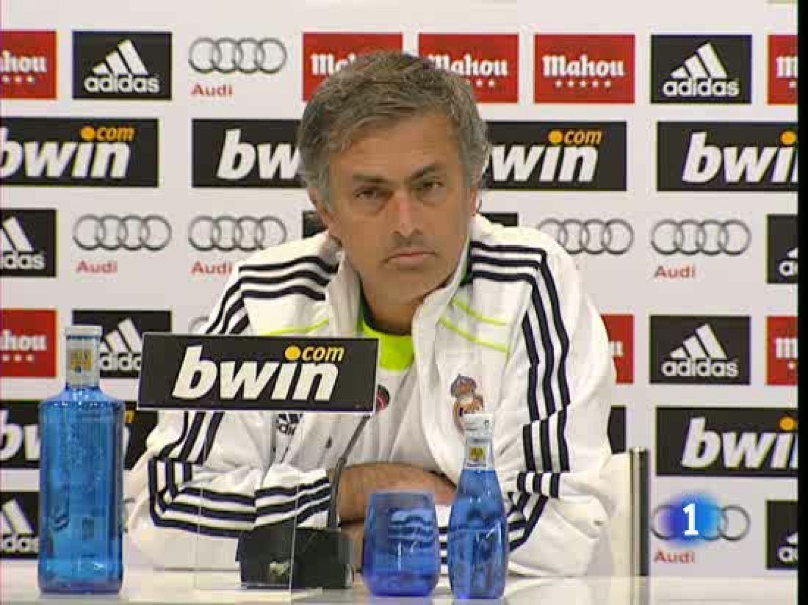 Mou: 'El que no juege bien en Murcia, no juega el sábado' | Ver