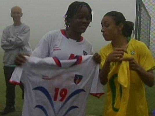  - El fútbol, una ayuda en Haití