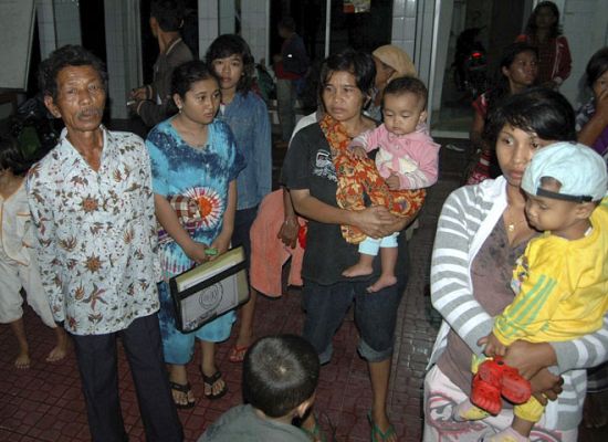  - La naturaleza castiga a Indonesia