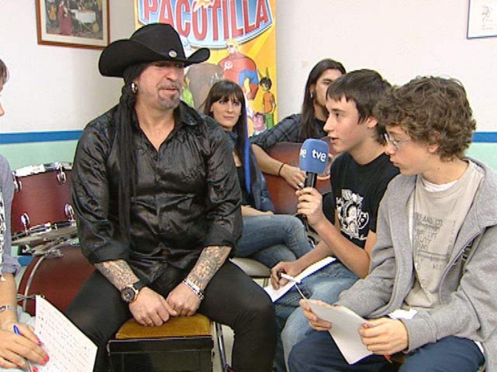 El líder del grupo musical Mago de Oz publica un disco libro de canciones infantiles | Ver