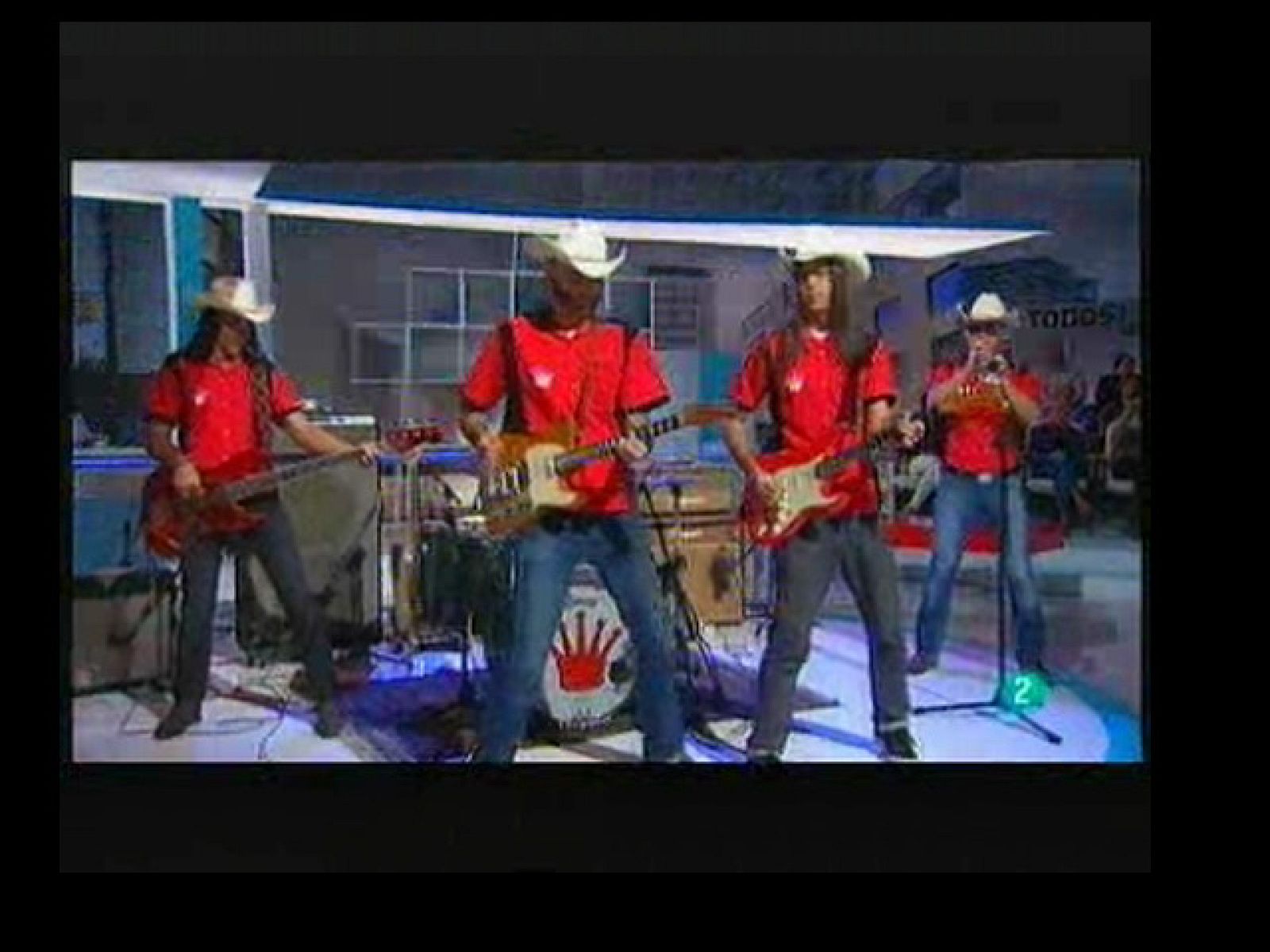 Actuación Los Coronas