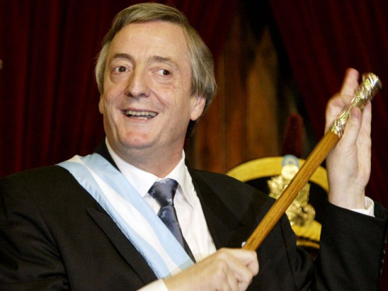 El ex presidente argentino Néstor Kirchner muere de un infarto a los 60 años