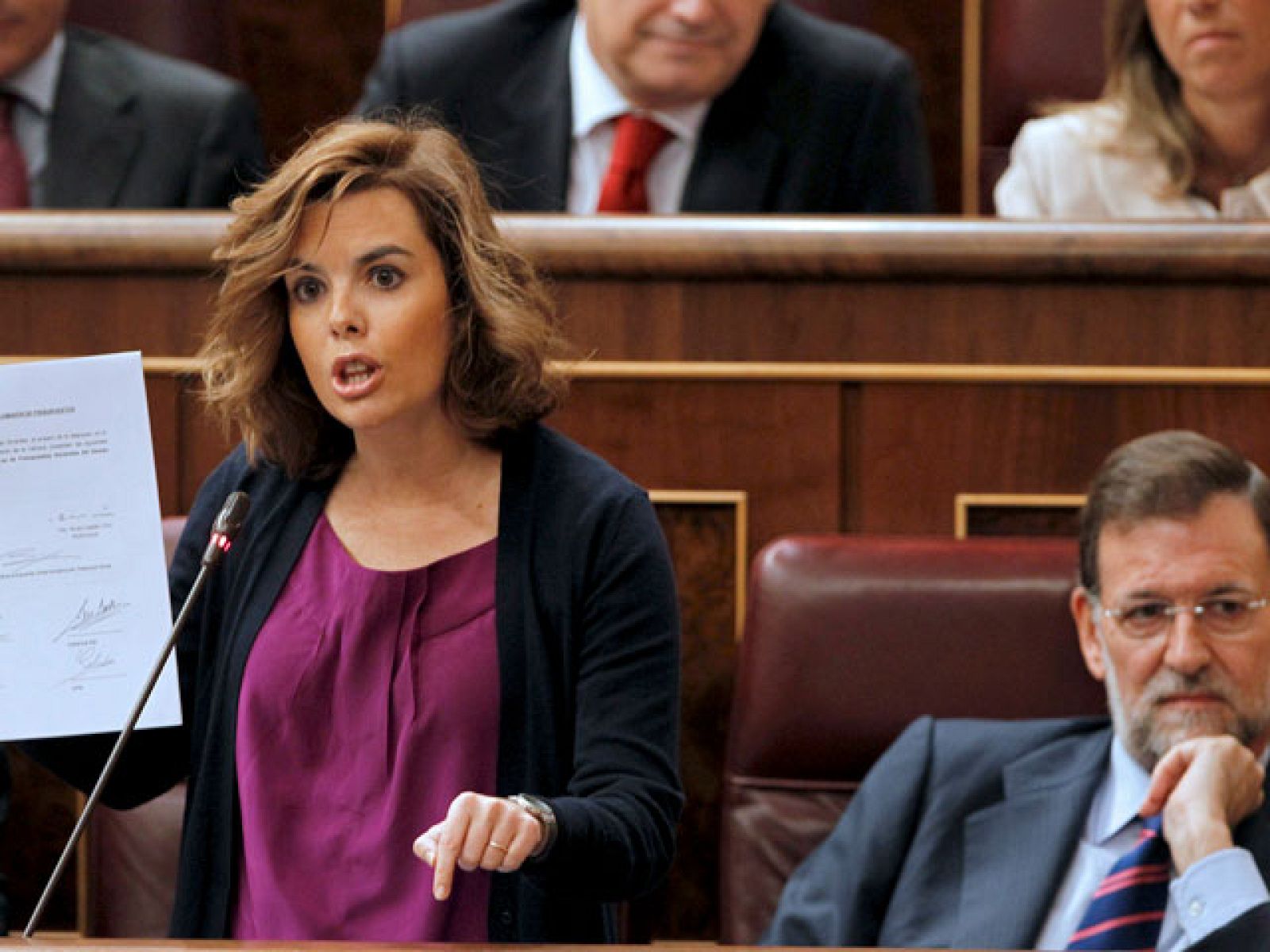 Telediario 2 en cuatro minutos - 27/10/10 | Ver