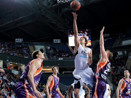 Baloncesto en RTVE - El Valencia no pudo con Efes Pilsen
