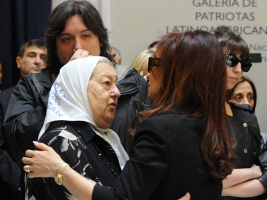 Telediario 1 - Telediario en 4' - 28/10/10