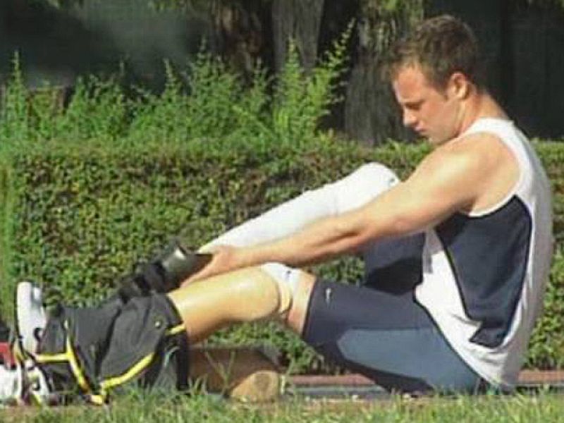 El atleta Óscar Pistorius, famoso por su lucha legal para poder participar en unos Juegos vuelve a la carga y se fija como objetivo conseguir la marca que le de acceso a los de Londres 2012.