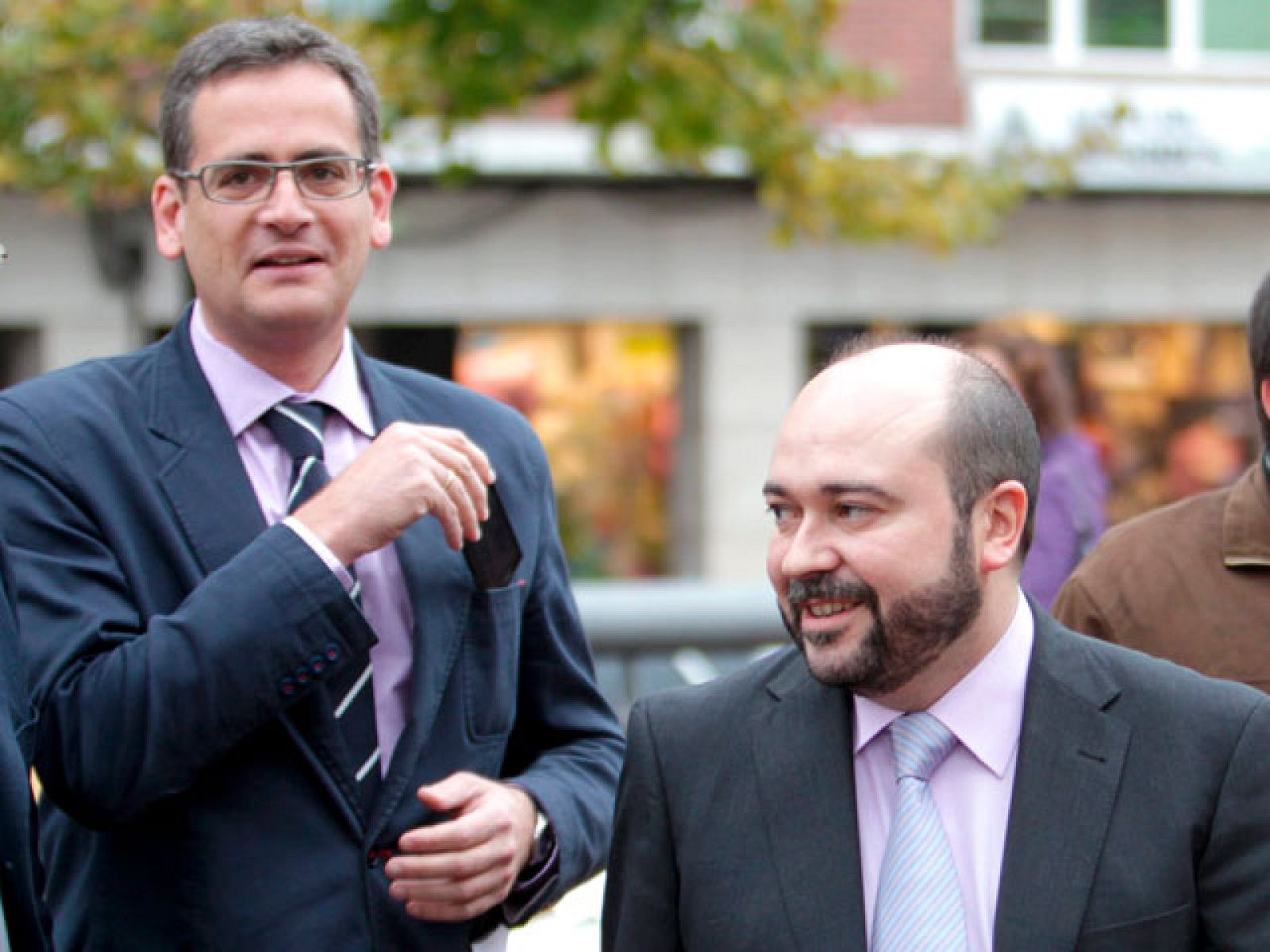 El PP vasco pide que se reúna la comisión del pacto que suscribieron con el PSE | Ver