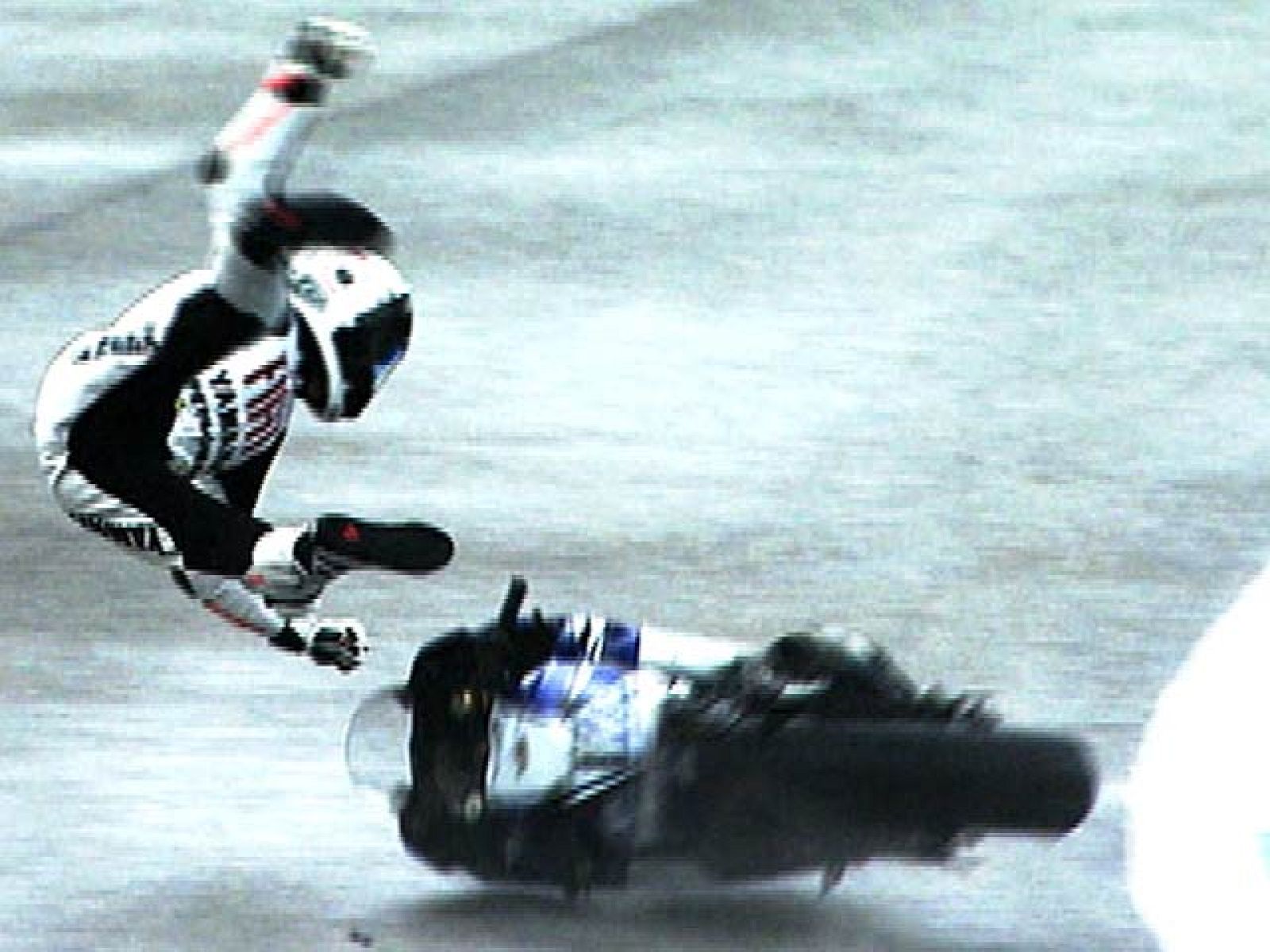 La intensa lluvia ha provocado que los entrenamientos del GP de Estoril hayan sido un festival de caídas.