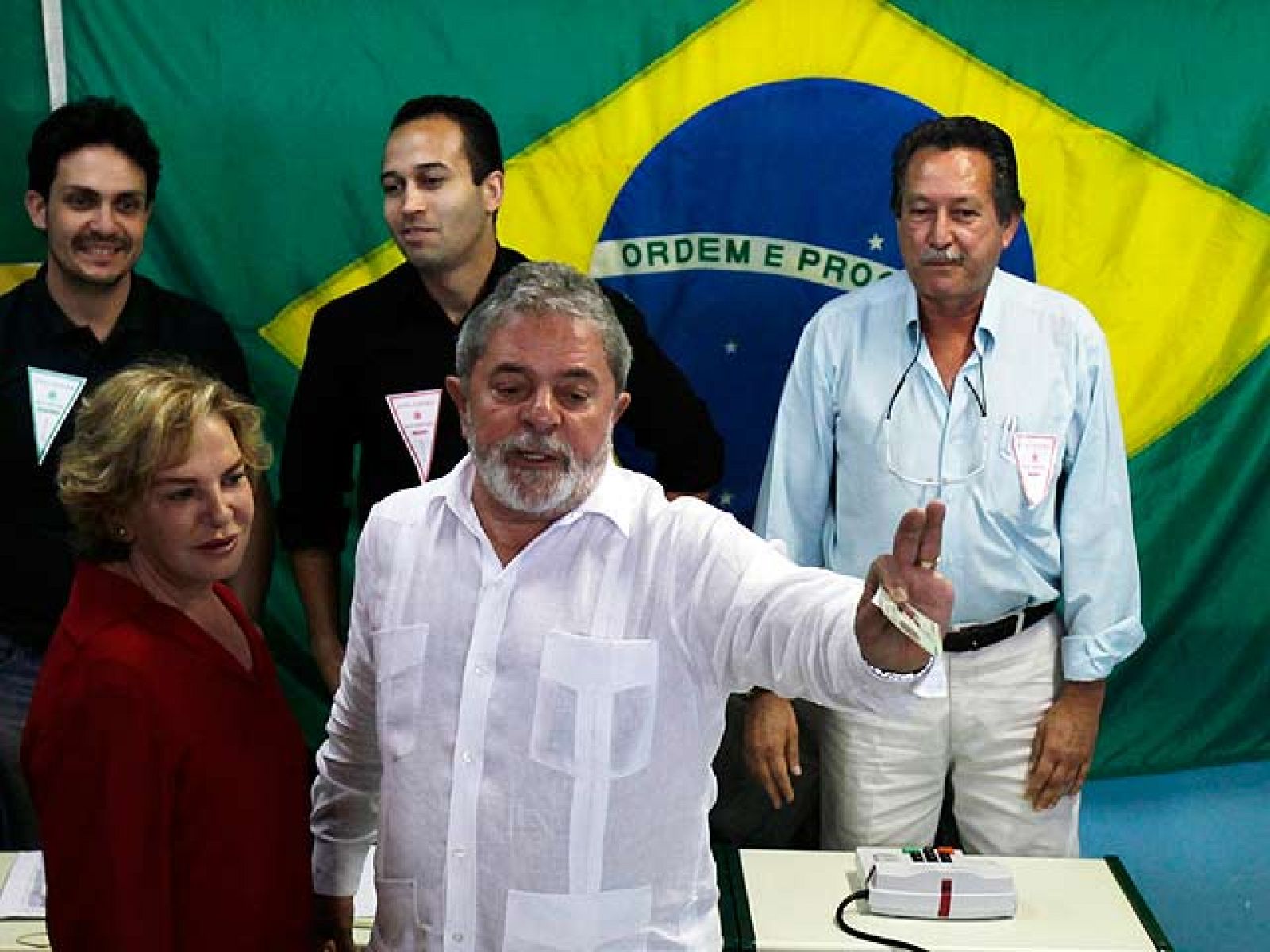 Toda la información del Telediario de Fin de semana, en cuatro minutos.