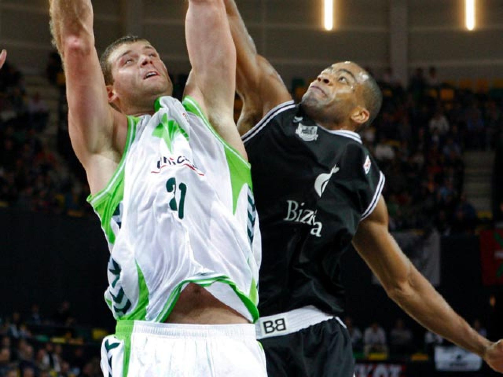 B Bilbao Basket 89-71 Unicaja Málaga - Baloncesto en RTVE | Ver