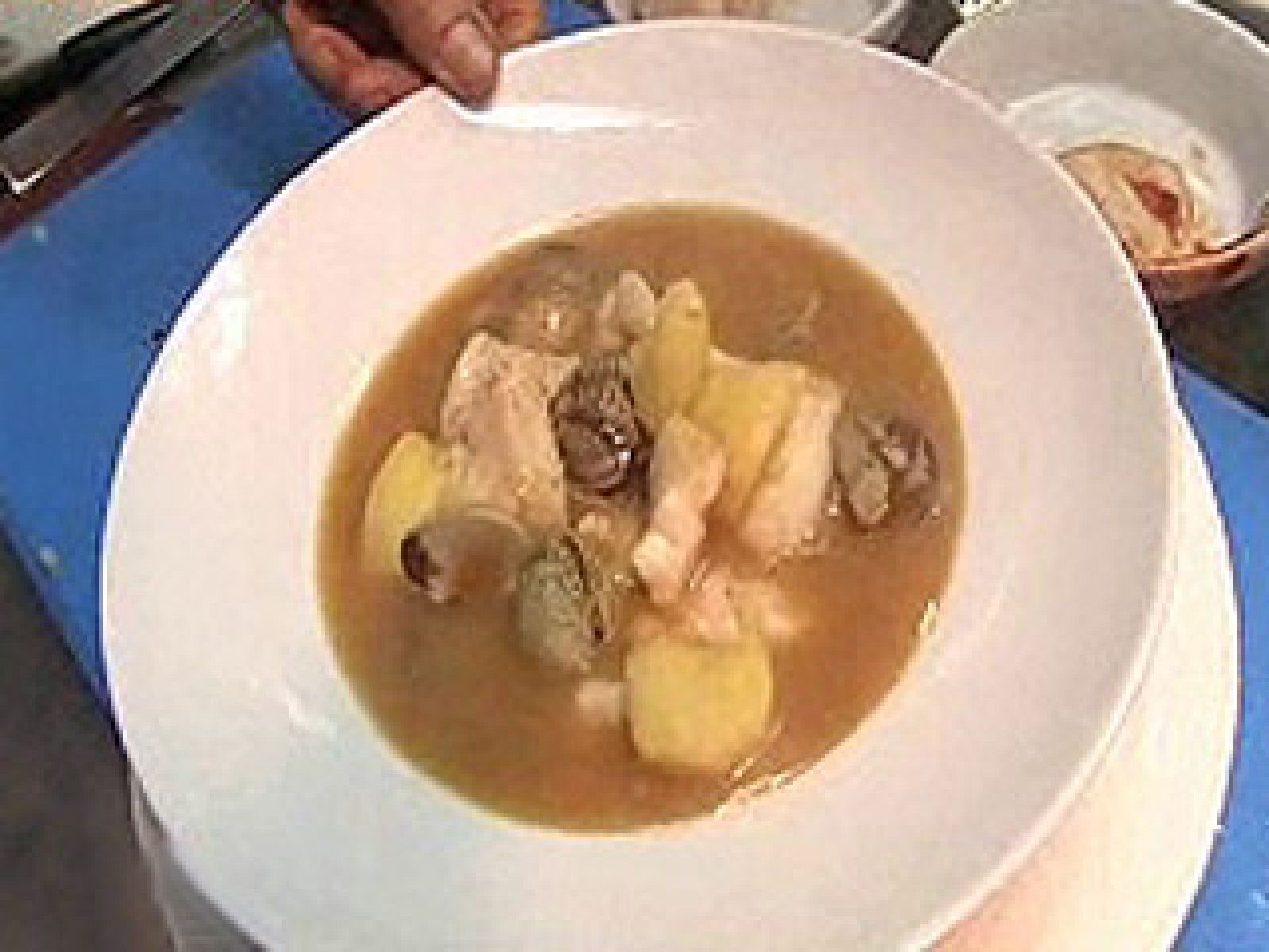 Caldereta de rape y almejas