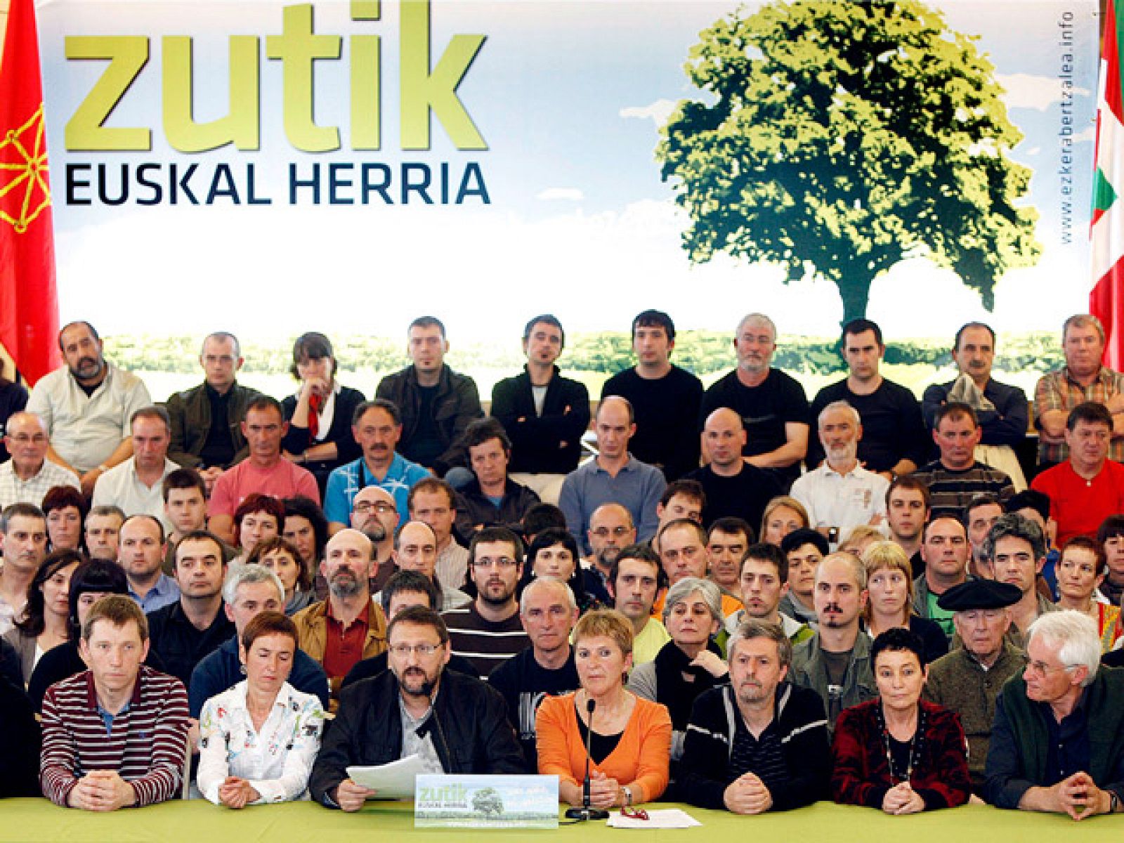 ETA exige la legalización de Batasuna para anunciar un alto el fuego | Ver