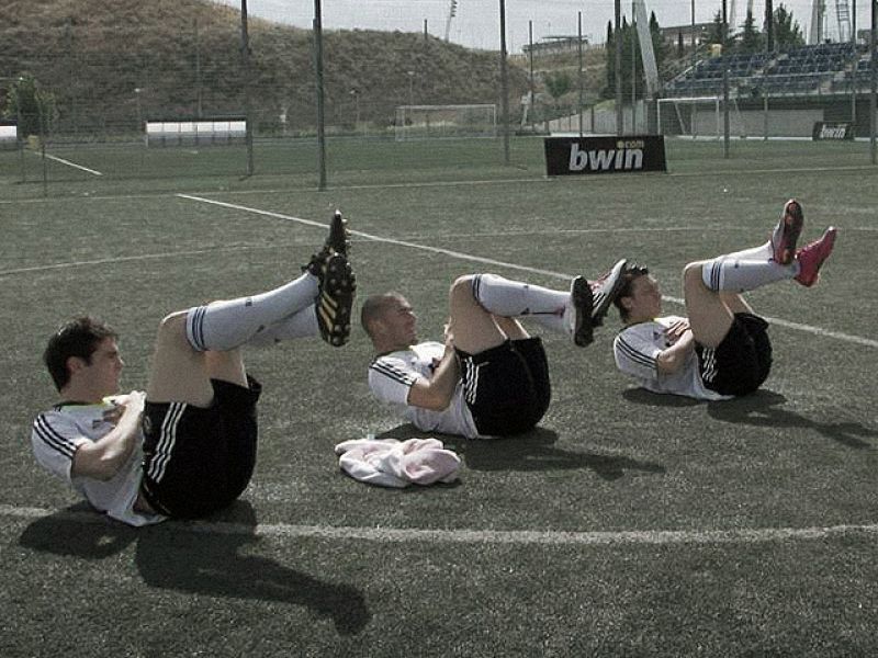 Con la décima entre ceja y ceja