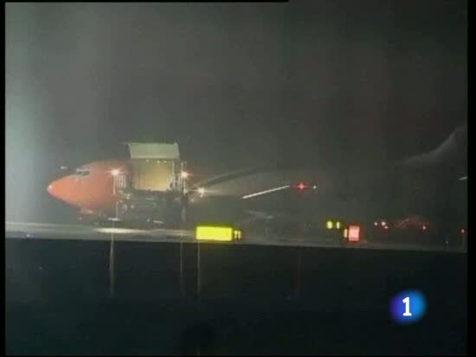 La policía griega intensifica la búsqueda de cinco sospechosos de enviar bombas a embajadas extranjeras