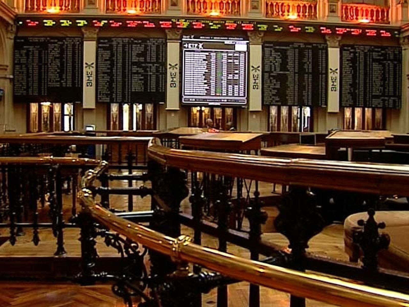 El Ibex 35 baja un 1,79% y cierra en los 10.569,50 puntos | Ver