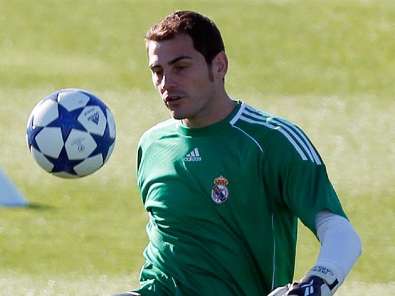 Casillas habla maravillas de Forlán