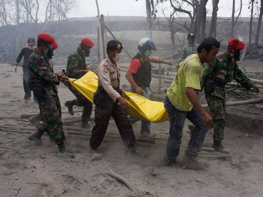  - El Merapi deja decenas de muertos