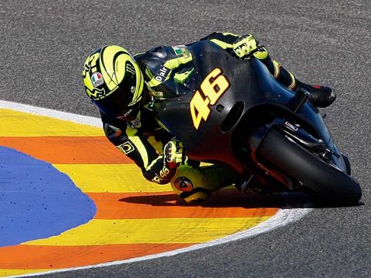  - Rossi ya rueda con la Ducati