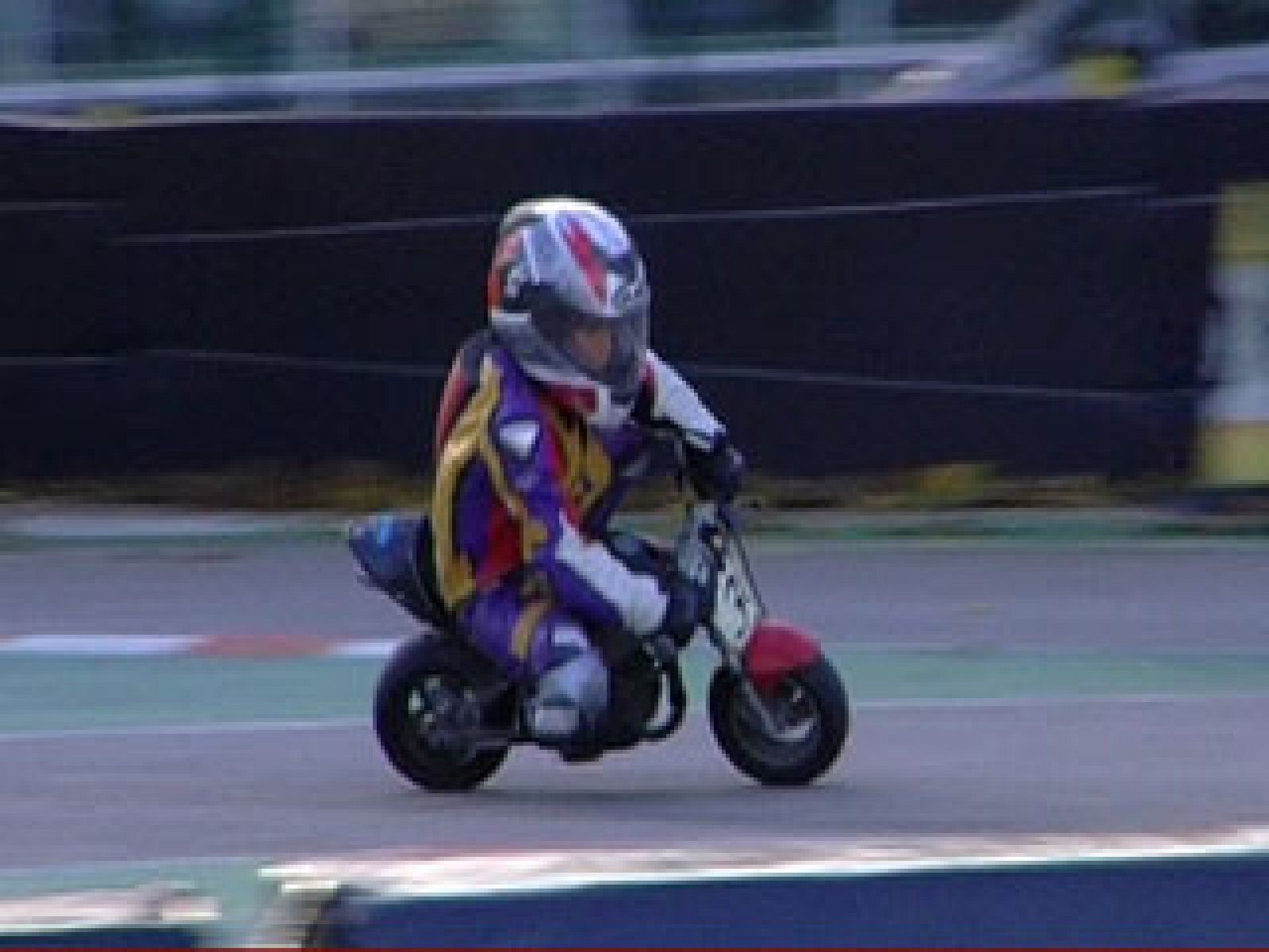 Comando Actualidad - Entrenando a los 'Jorge Lorenzo' del futuro - Comando Actualidad | Ver