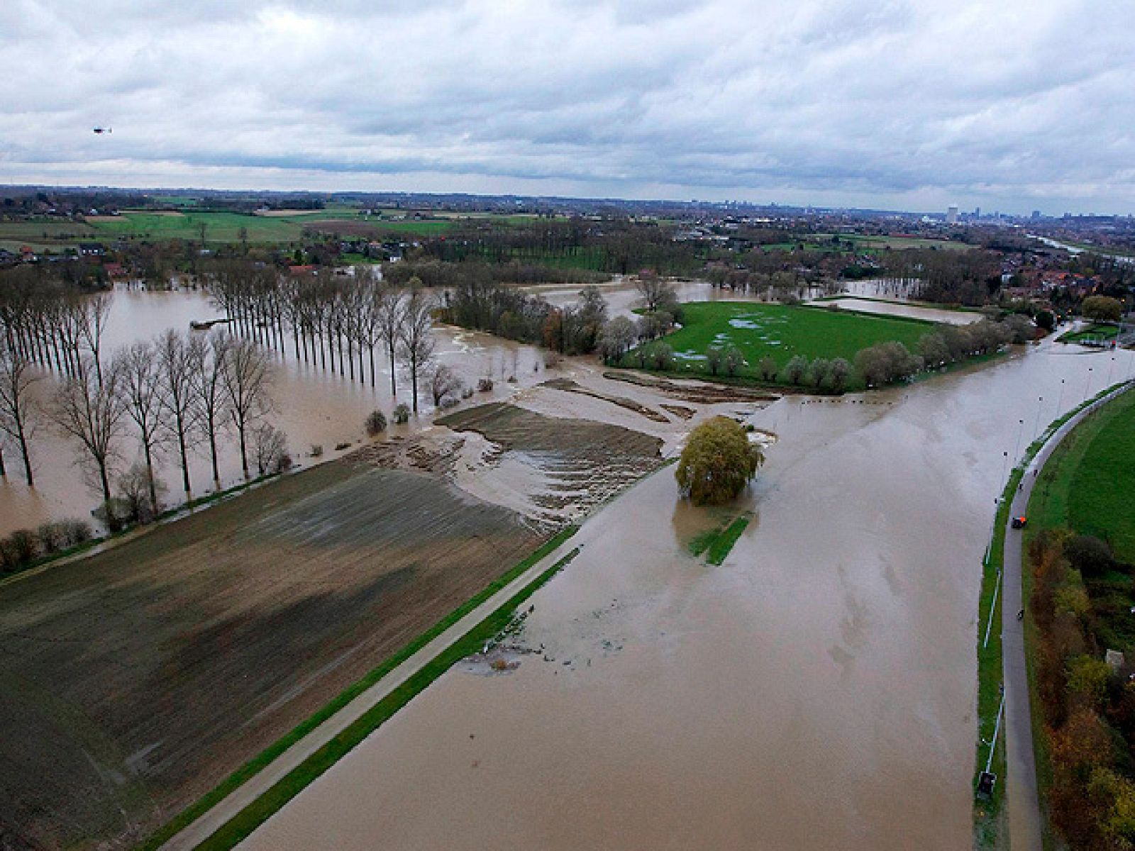 Telediario en cuatro minutos (14/11/2010)