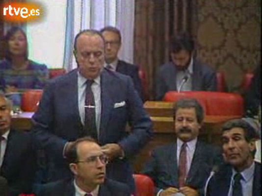Fue noticia en el Archivo de RTVE - Fraga jura como eurodiputado (1987)