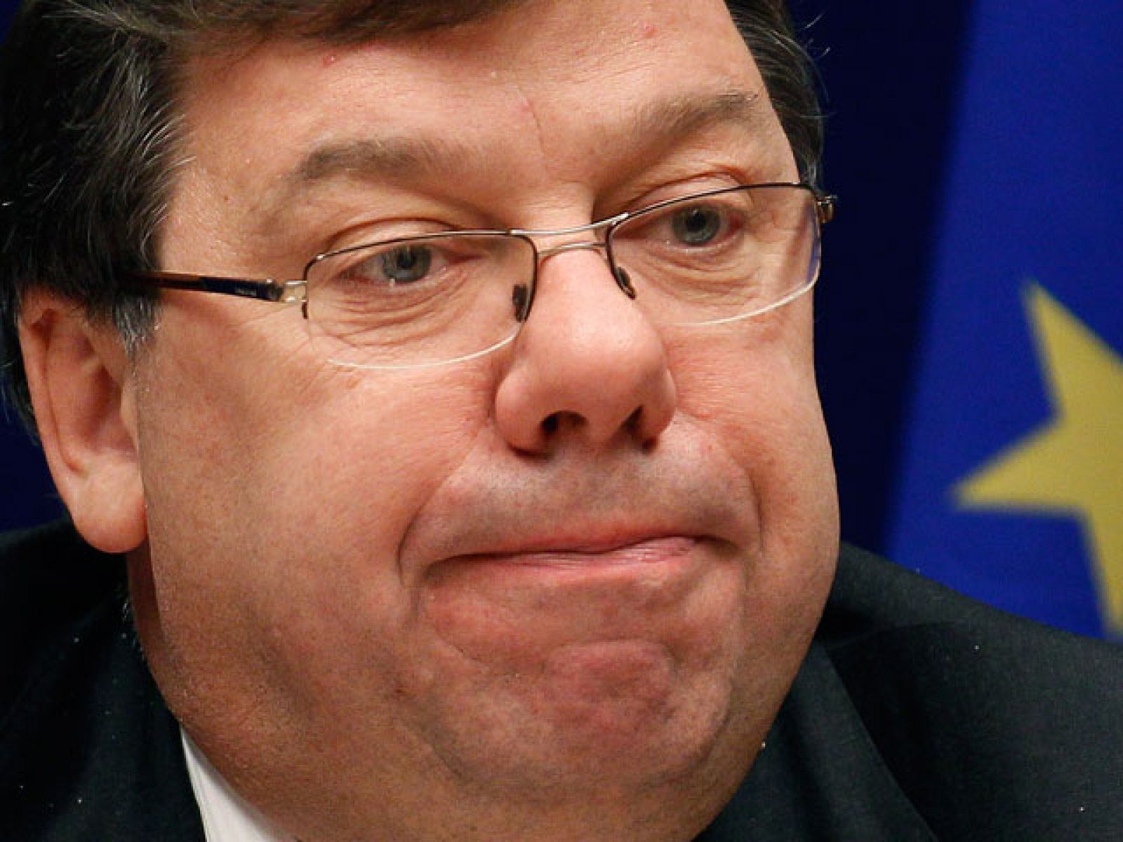 Brian Cowen: "Estamos debatiendo con la UE cómo podemos ayudar a alejar riesgos" | Ver