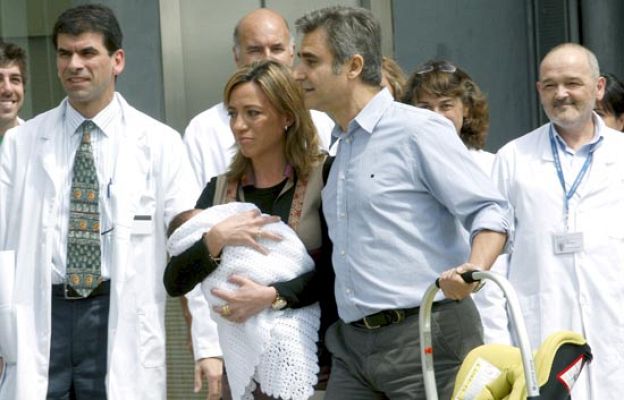  - Carme Chacón y el pequeño Miquel