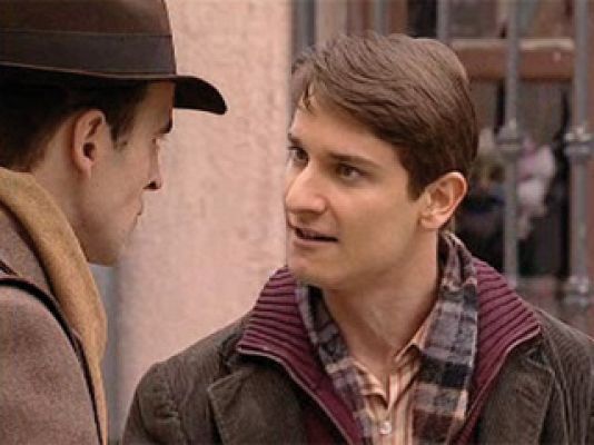 Amar en tiempos revueltos - Miguel es despedido