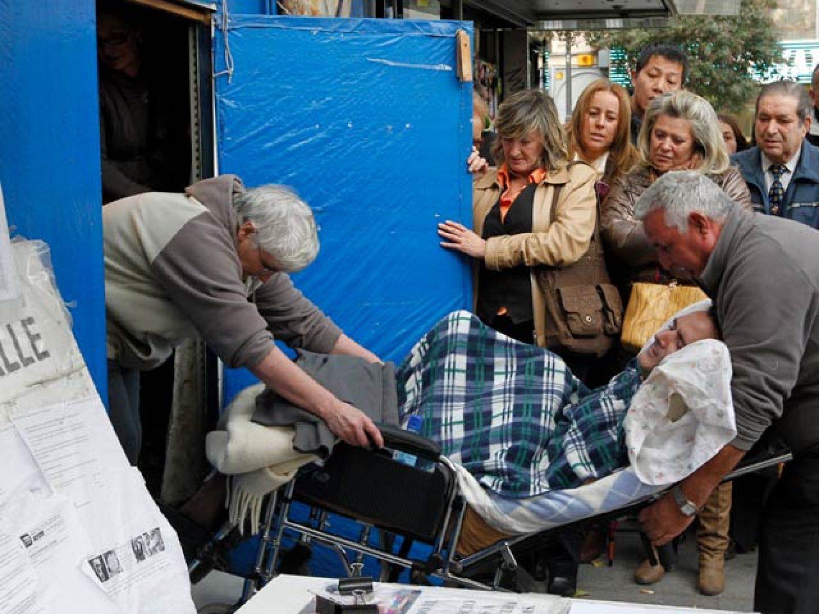 Antonio Meño y sus padres vuelven a casa | Ver