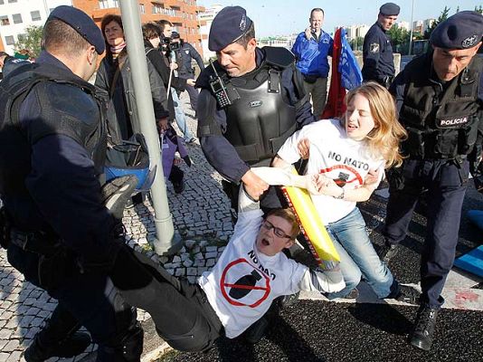 Telediario 1 - Telediario en 4' - 20/11/10