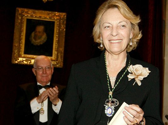  - Soledad Puértolas, letra 'g'