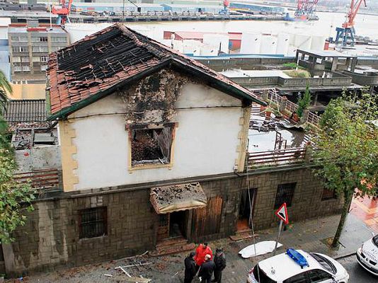  - Dos muertos y dos heridos al arder un edificio abandonado en Santurce