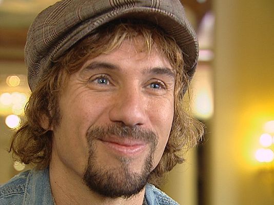  - 21 artistas junto a Macaco