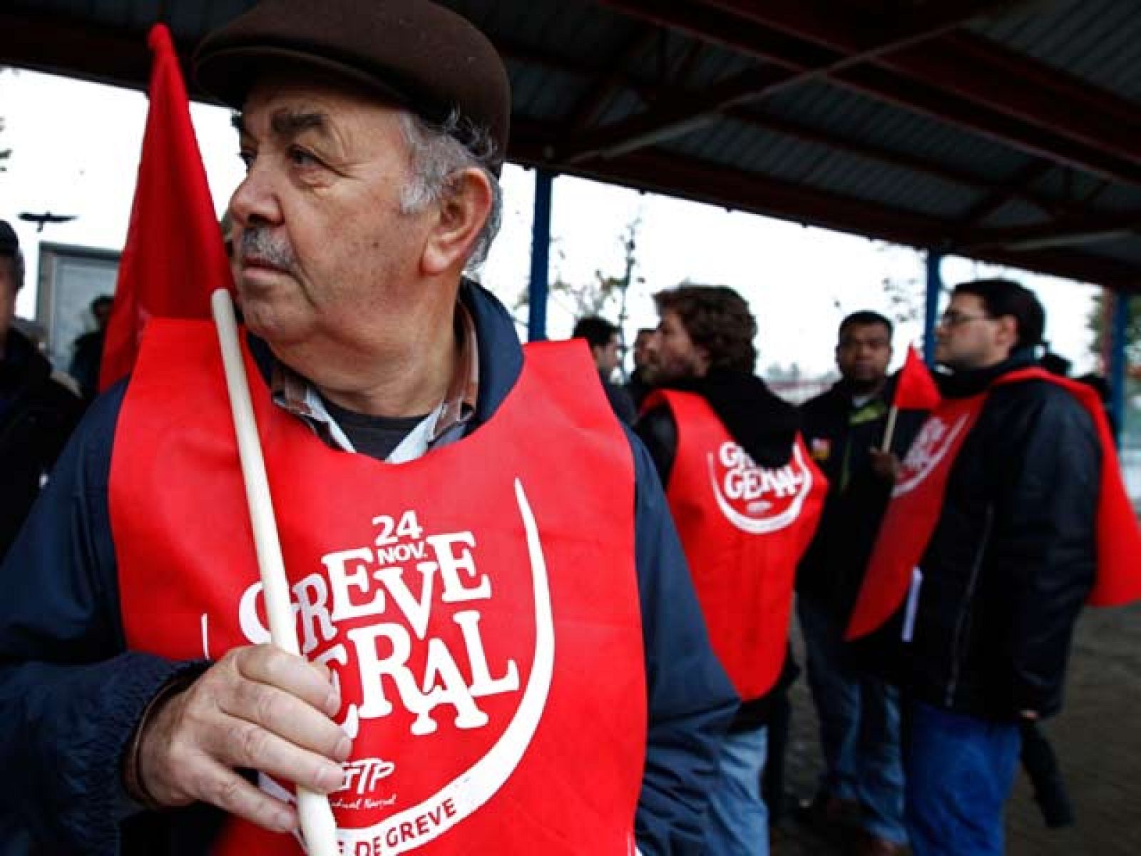 La huelga paraliza Portugal | Ver