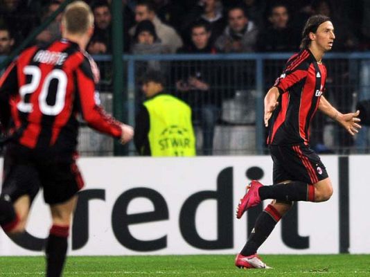 Champions League - 'Ibra' y 'Dinho' lanzan al Milan