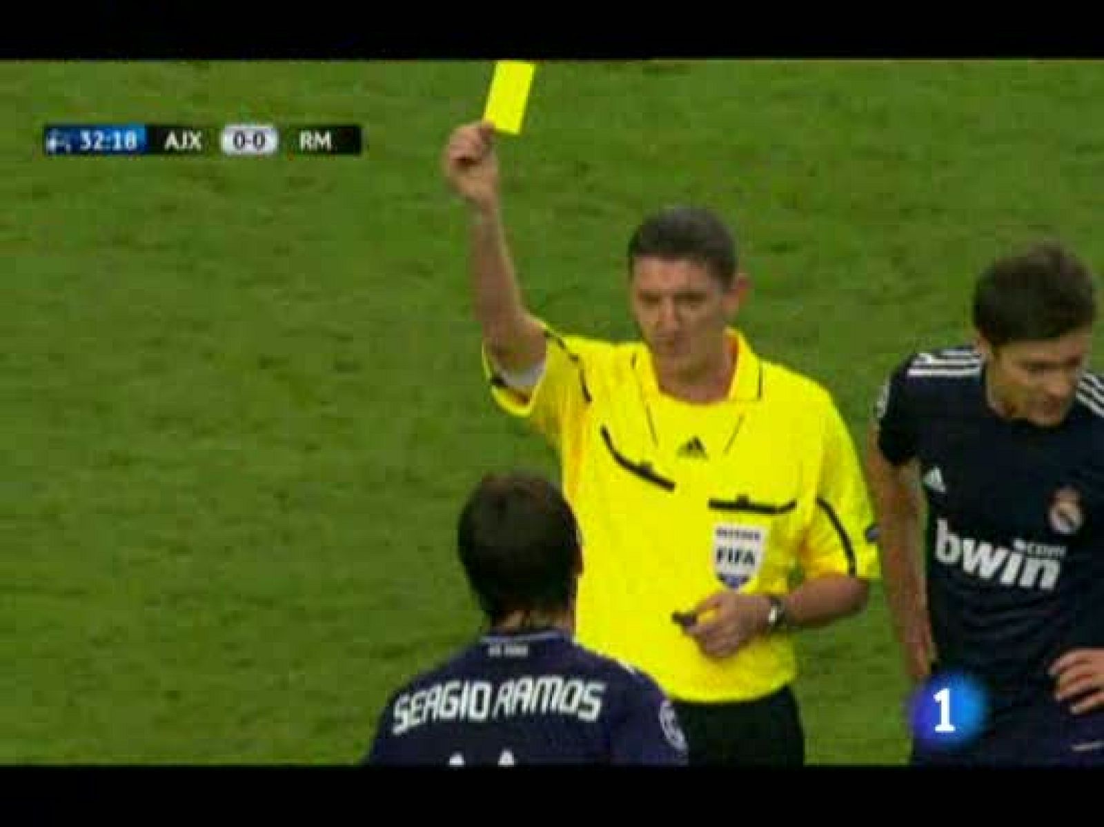 Mourinho se quejó de las primeras tarjetas a Ramos y Alonso, pero las segundas podrían haber sido ordenadas por él