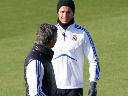 Telediario 1 - El clásico, un juego de niños