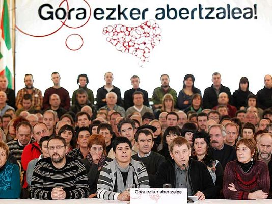 Telediario 1 - Telediario en 4' - 27/11/10