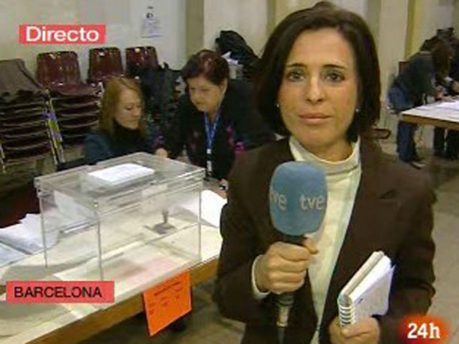 Abren los colegios electorales para las novenas  autonómicas en Cataluña de la Democracia