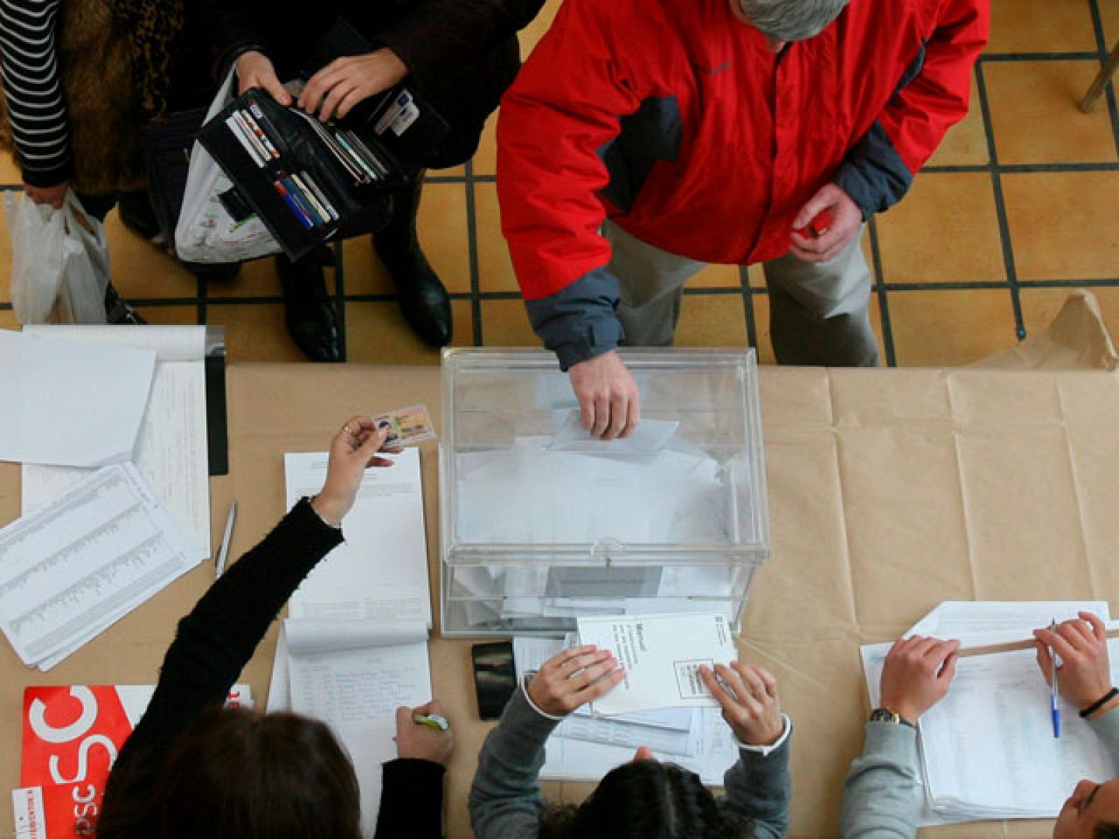 Cerca de 150.000 inmigrantes pueden votar en Cataluña | Ver