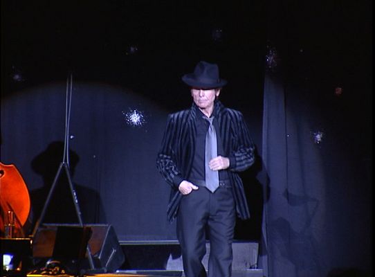 Telediario 1 - Raphael, incombustible