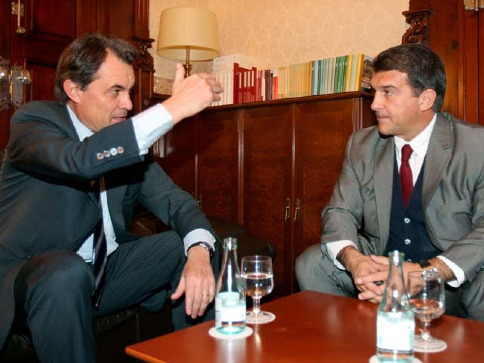 Desayunos - La tira de Nacho - 03/12/10 | Ver