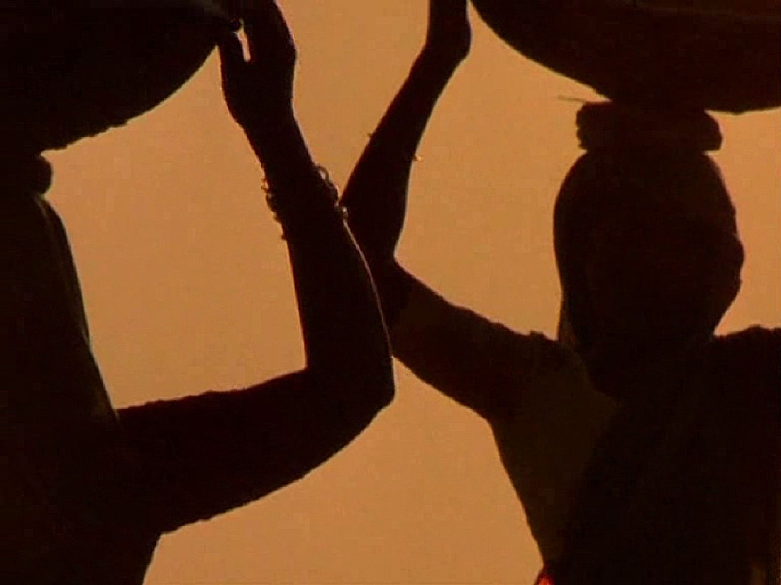 UNED - Hacia una feminización del desarrollo | Ver