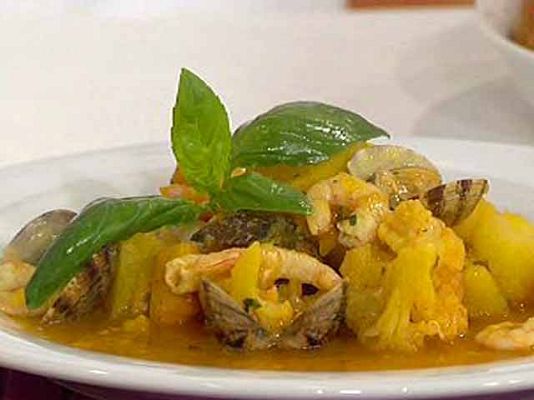 RTVE Cocina - Guiso de patatas y almejas