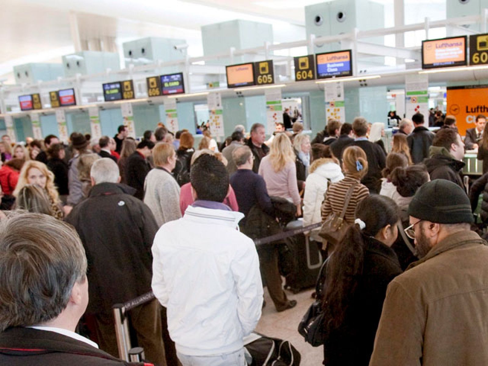Testimonio de algunos ciudadanos que podrán volar este domingo