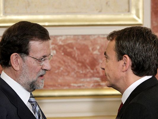 Telediario 1 - Zapatero habla de la huelga de controladores por primera vez el día de la Constitución